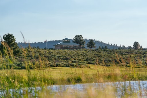 Scenic cabins in Oregon  